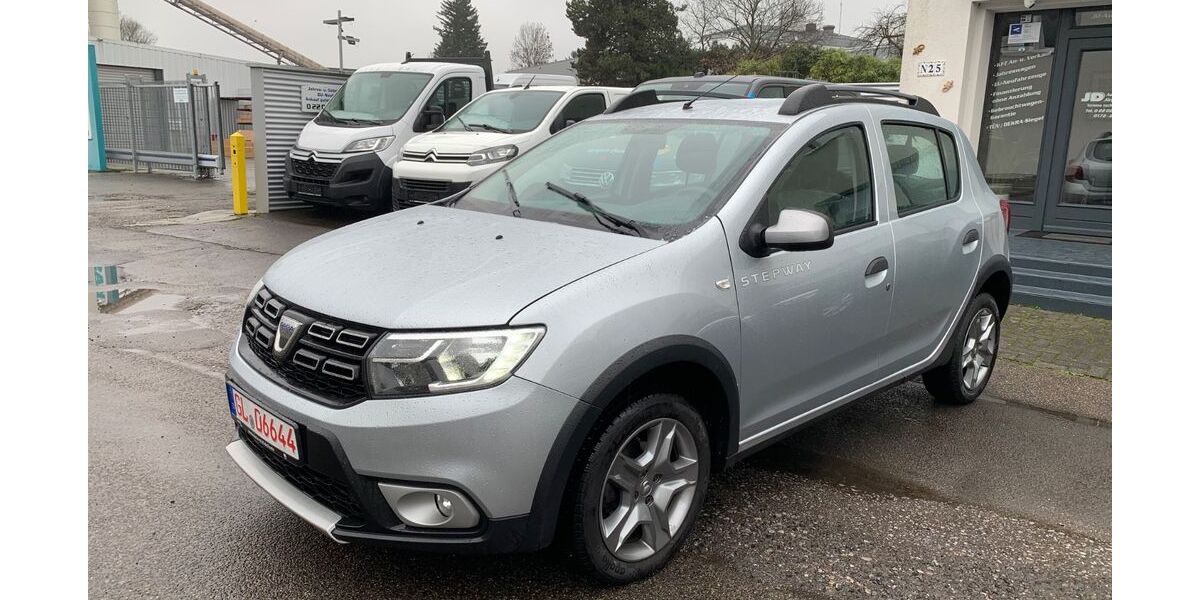 Dacia Sandero 81.000 km 7.650 &euro; Bergisch Gladbach 51465