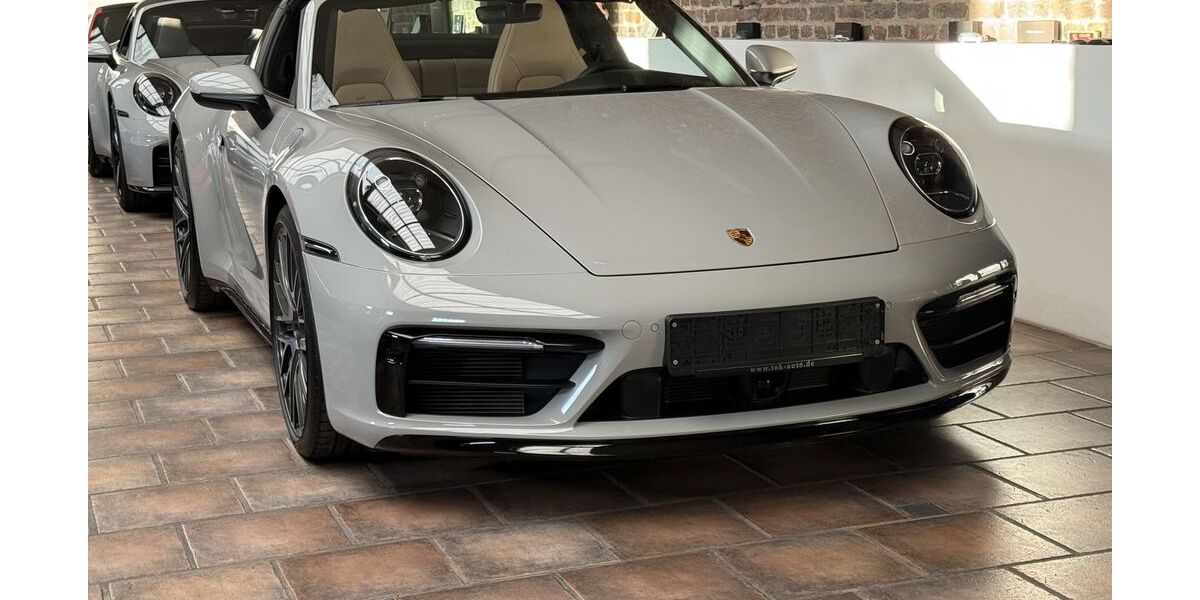 Porsche 992 14.300 km 163.790 &euro; Frechen (bei Köln) 50226
