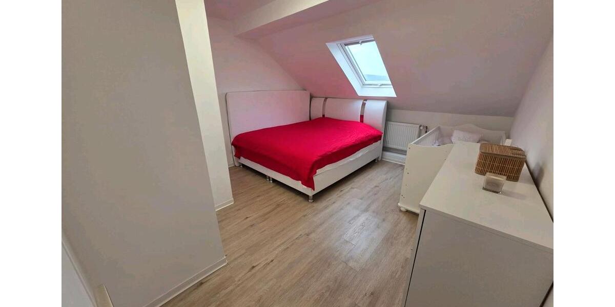 Dachgeschoßwohnung Wuppertal Gemarkung Langerfeld - 5 Zimmer, 120 m&sup2;, 230.000&euro; | Angebot:22881440