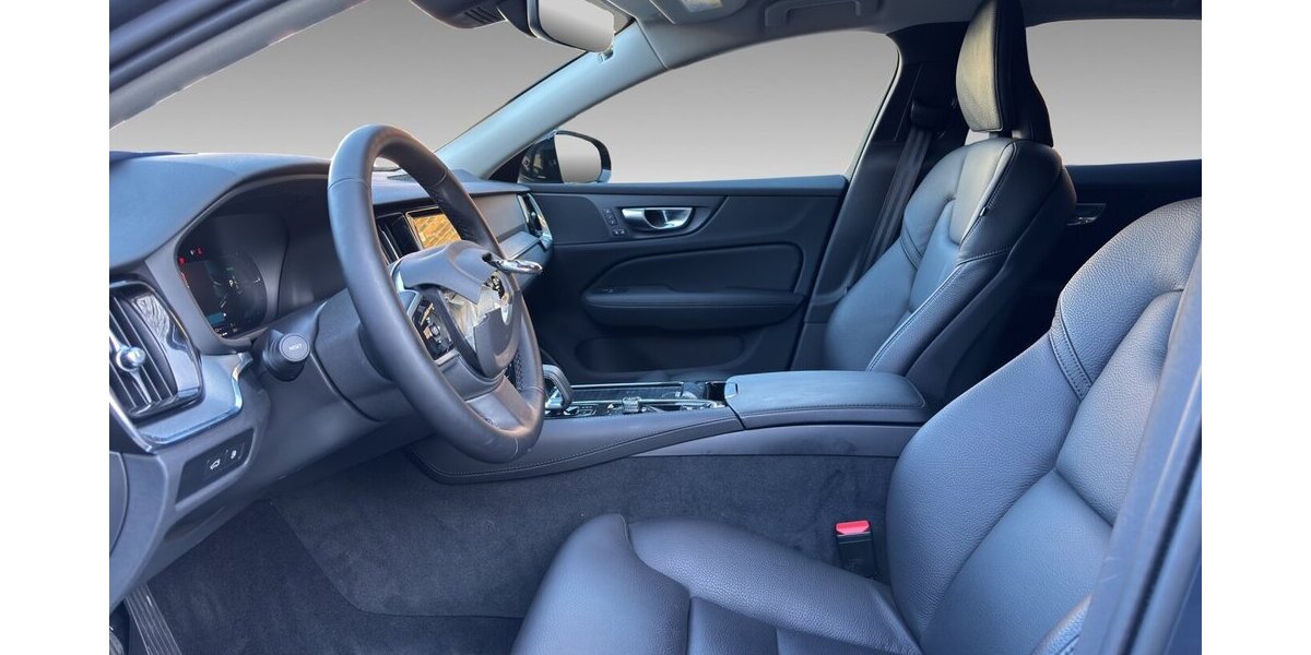 Volvo V60 T8 Plus Dark Hybrid AWD Leder LED AHK 12.629 km 28.900 &euro; Wuppertal 42327