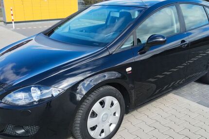 Seat Leon 230.000 km 2.150 &euro; Solingen 42651