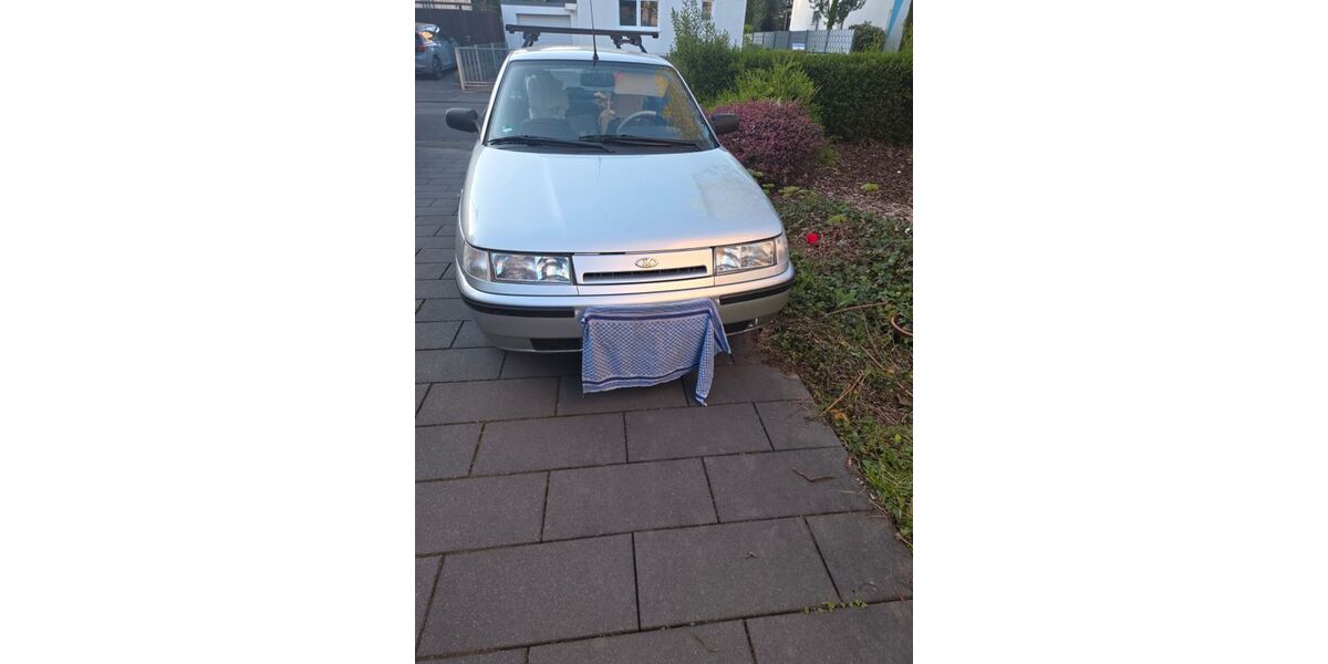 Lada 2111 52.000 km 2.200 &euro; Köln 51109