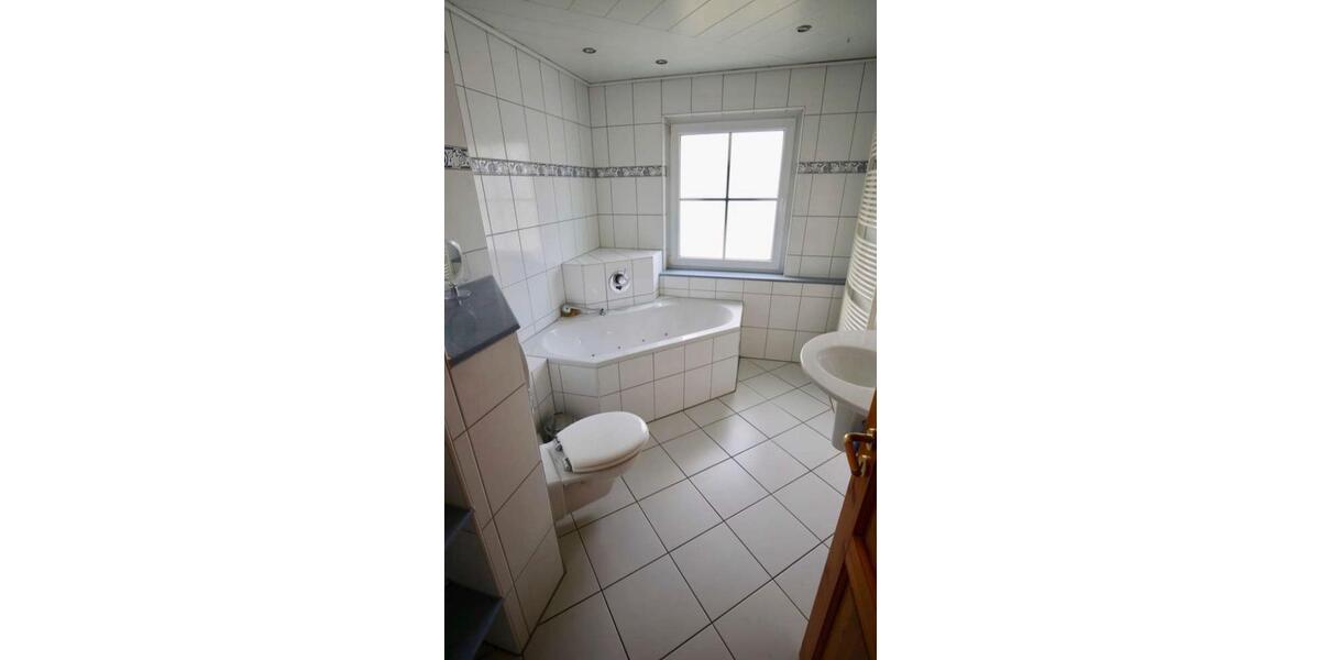 Mehrfamilienhaus, Wohnhaus Kürten - 9 Zimmer, 246 m&sup2;, 550.000&euro; | Angebot:25477902