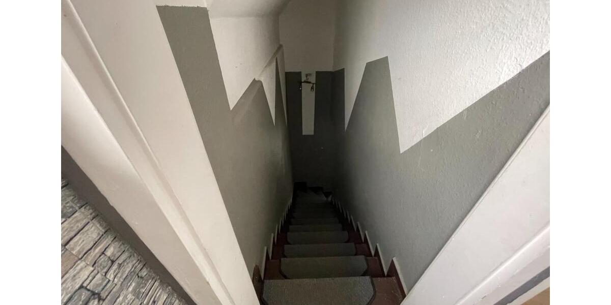 Etagenwohnung Remscheid - 7 Zimmer, 150 m&sup2;, 1.400&euro; | Angebot:25590552