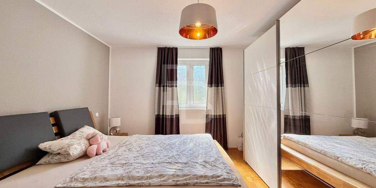 Etagenwohnung Köln Niehl - 2 Zimmer, 70 m&sup2;, 350.000&euro; | Angebot:25776344