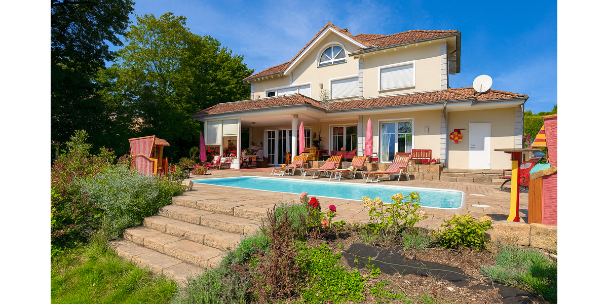 Einfamilienhaus Leichlingen - 9 Zimmer, 374 m&sup2;, 1.785.000&euro; | Angebot:26178426