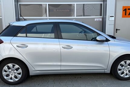 Hyundai i20 33.802 km 8.995 &euro; Willich 47877