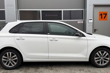 Hyundai i30 42.856 km 12.495 &euro; Willich 47877