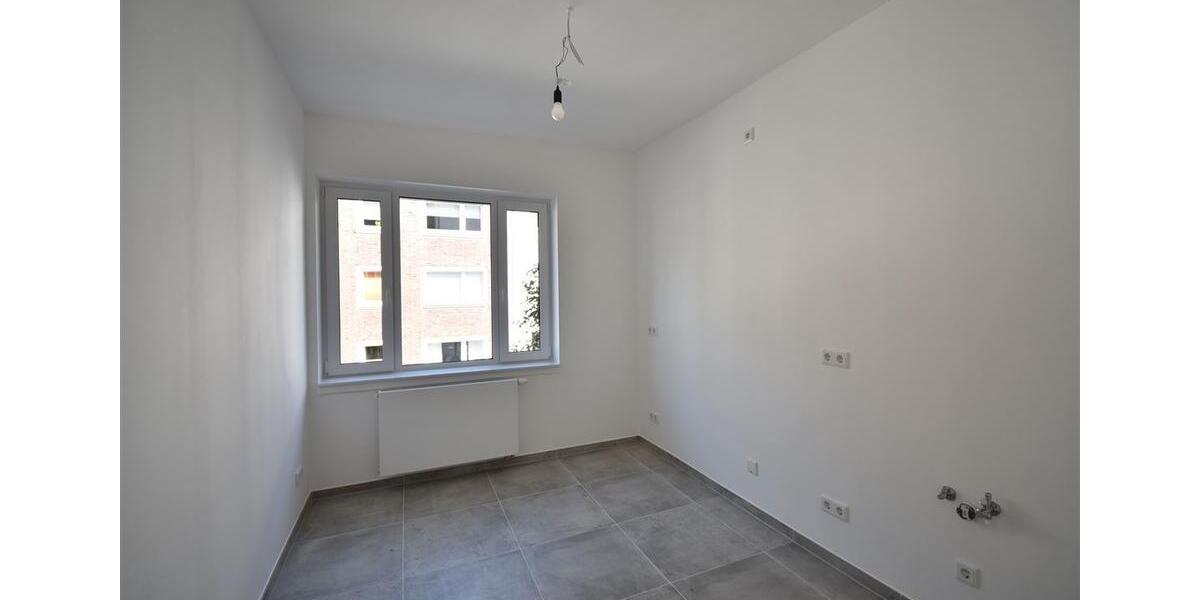 Etagenwohnung Düsseldorf Heerdt - 2 Zimmer, 93 m&sup2;, 1.795&euro; | Angebot:23214032