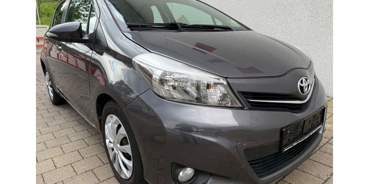 Toyota Yaris 219.137 km 3.990 &euro; Bergisch Gladbach 51467