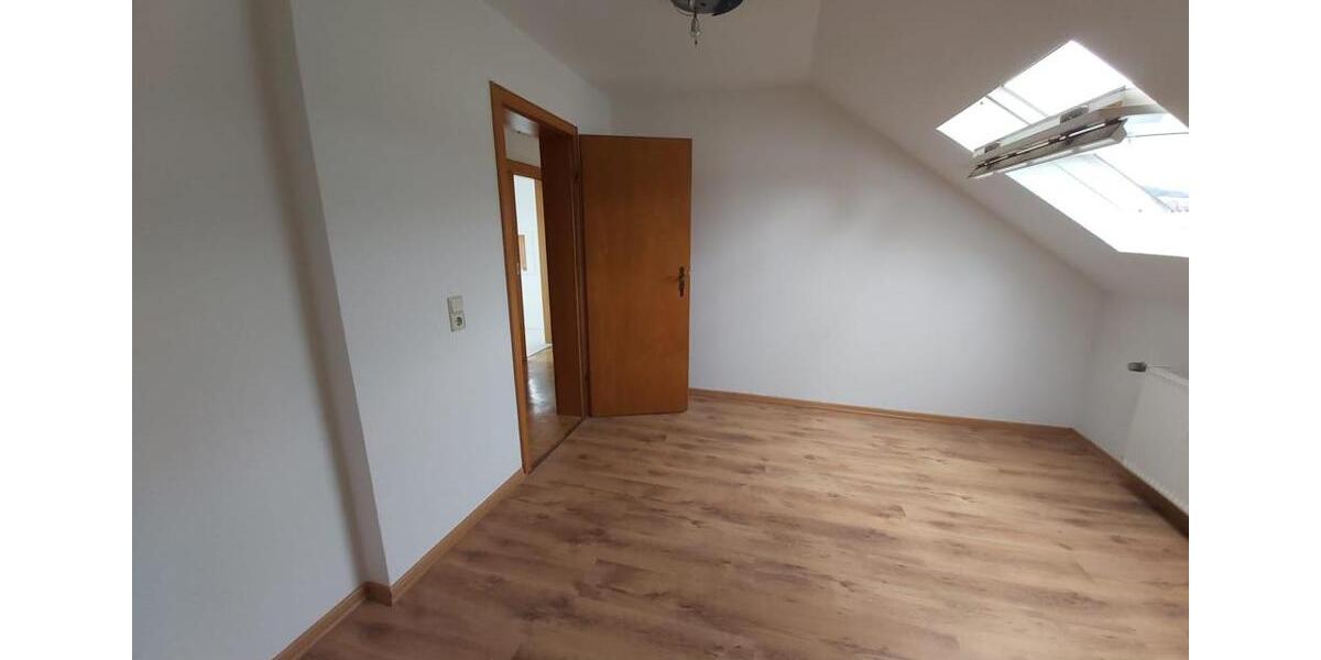 Dachgeschoßwohnung Wuppertal Gemarkung Langerfeld - 2 Zimmer, 60 m&sup2;, 695&euro; | Angebot:26026065
