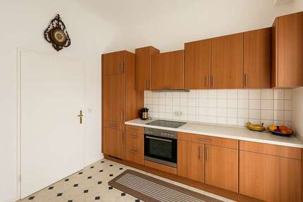 Wohnung Düsseldorf Oberbilk - 3 Zimmer, 75 m&sup2;, 240.000&euro; | Angebot:26165635