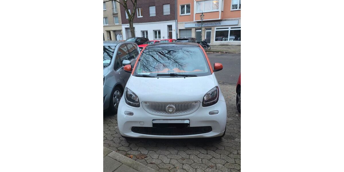 Smart ForTwo 60.750 km 8.099 &euro; DÜSSELDORF 40476