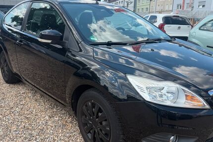 Ford Focus 134.700 km 3.750 &euro; Leverkusen 51371