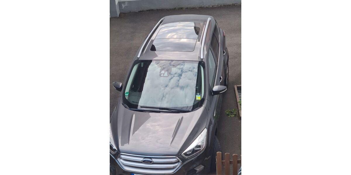 Ford Kuga 136.000 km 10.300 &euro; Remscheid 42855