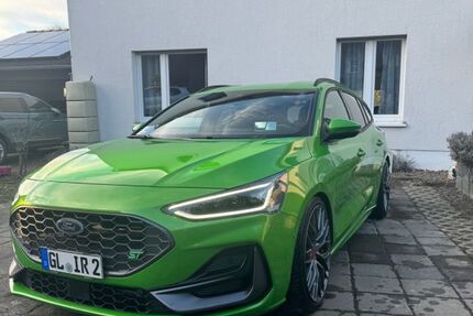 Ford Focus 9.600 km 33.399 &euro; Bergisch Gladbach 51467