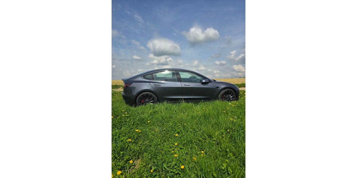 Tesla Model 3 31.772 km 33.800 &euro; Leichlingen 42799