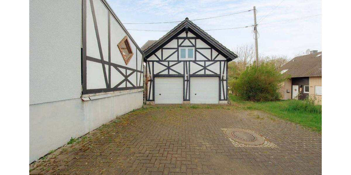 Einfamilienhaus Bergisch Gladbach Herrenstrunden - 8 Zimmer, 193 m&sup2;, 599.000&euro; | Angebot:25686767