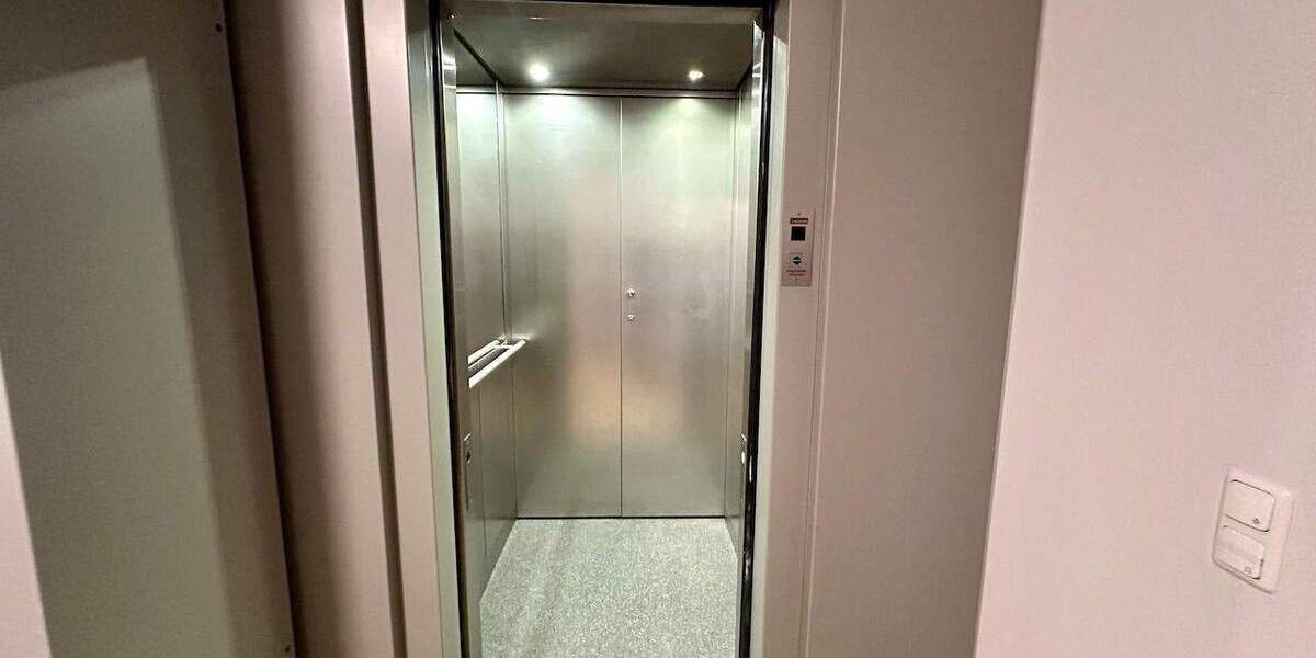 Etagenwohnung Köln Niehl - 2 Zimmer, 72 m&sup2;, 279.000&euro; | Angebot:25736812