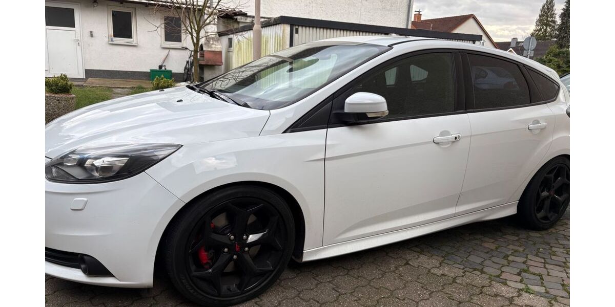Ford Focus 234.000 km 7.000 &euro; Leverkusen 51375