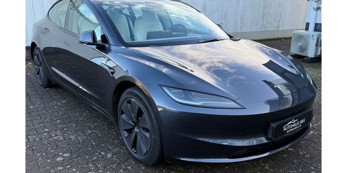 Tesla Model 3 56.589 km 35.950 &euro; Kaarst 41564