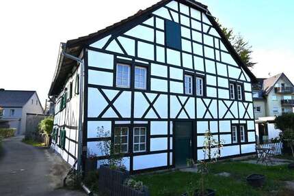 Haus Solingen Aufderhöhe - 7 Zimmer, 200 m&sup2;, 349.000&euro; | Angebot:25239397