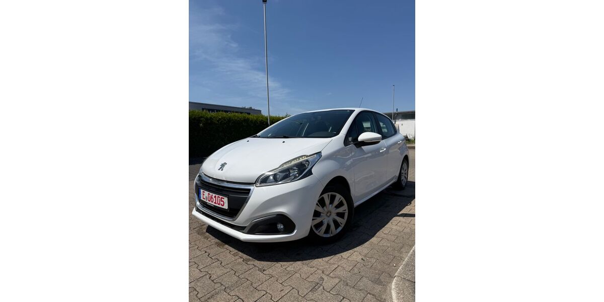 Peugeot 208 130.400 km 5.900 &euro; Wuppertal 42329