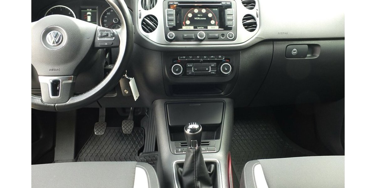 VW Tiguan LIFE NAVI AHK PARKPILOT SHZ BLUETOOTH 124.710 km 11.904 &euro; Köln 50858