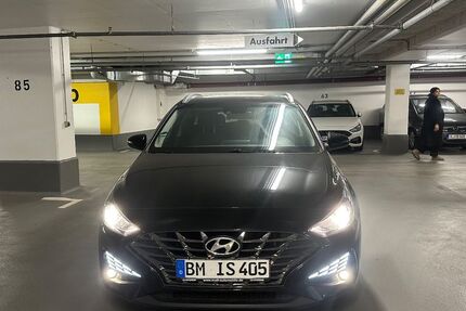 Hyundai i30 183.000 km 13.199 &euro; köln 50823