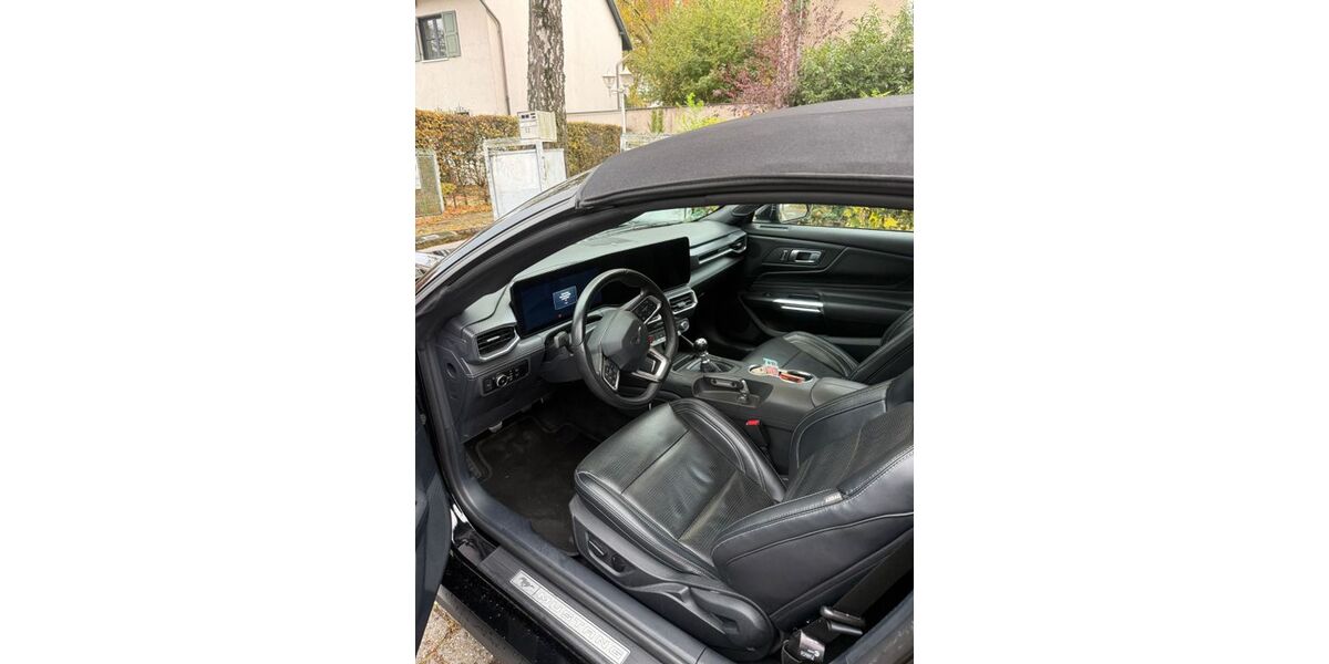 Ford Mustang 31.000 km 51.990 &euro; köln 50859