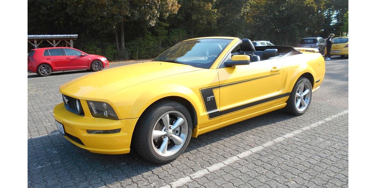Ford Mustang 250.500 km 11.900 &euro; Hilden 40721