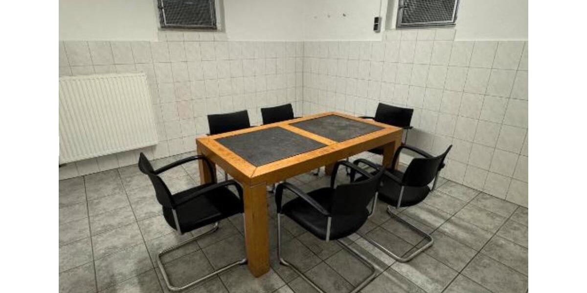 Etagenwohnung Remscheid Lüttringhausen - 2 Zimmer, 60 m&sup2;, 11&euro; | Angebot:25512272