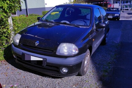 Renault Clio 122.280 km 1.650 &euro; Solingen 42651