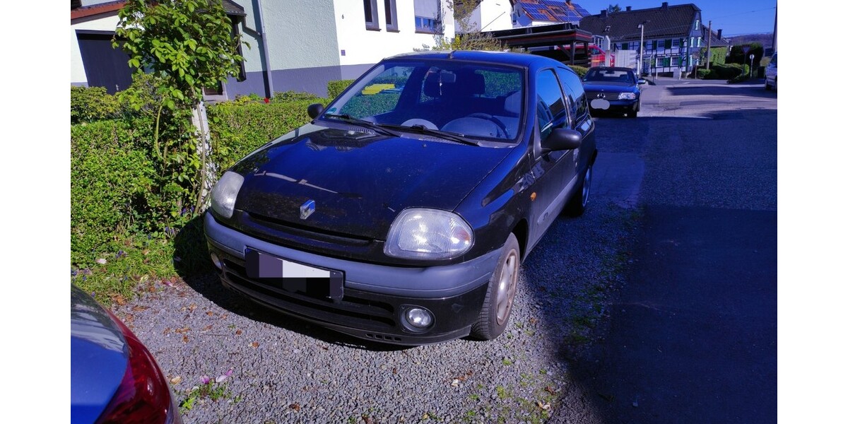 Renault Clio 122.280 km 1.650 &euro; Solingen 42651