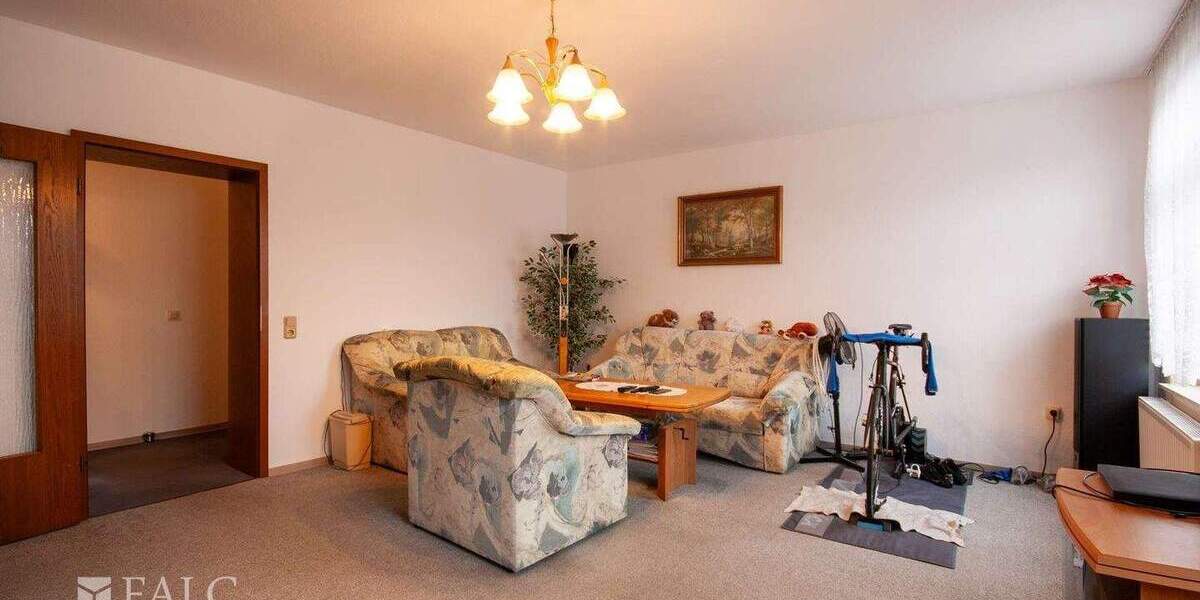 Mehrfamilienhaus, Wohnhaus Frechen Königsdorf - 6 Zimmer, 235 m&sup2;, 400.000&euro; | Angebot:25696385