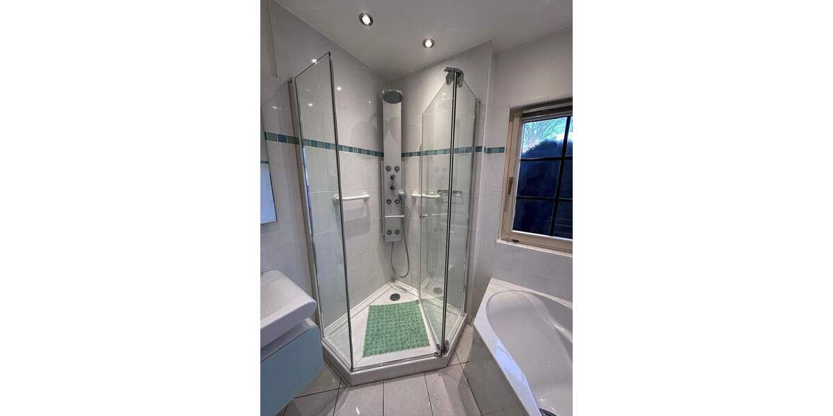 Bungalow Solingen Gräfrath - 6 Zimmer, 236 m&sup2;, 675.000&euro; | Angebot:25755949