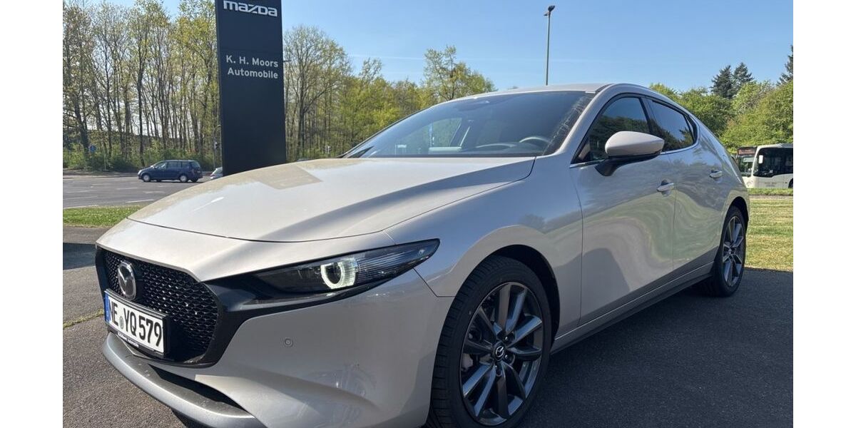 Mazda 3 5.915 km 26.651 &euro; Neuss 41464