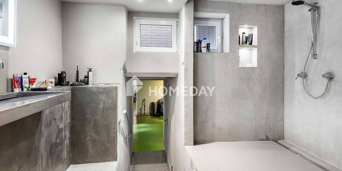 Gewerbeobjekt Köln Niehl - 6 Zimmer, 164 m&sup2;, 675.000&euro; | Angebot:25684175
