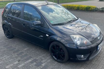Ford Fiesta 128.000 km 2.300 &euro; Erkrath 40699