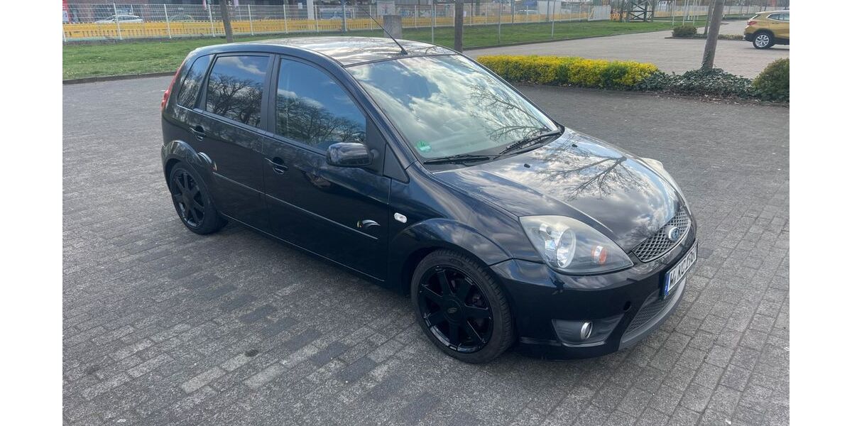 Ford Fiesta 128.000 km 2.300 &euro; Erkrath 40699