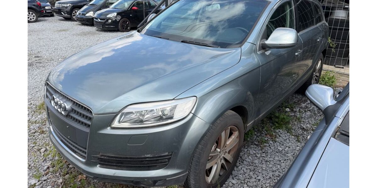 Audi Q7 370.000 km 3.999 &euro; Düsseldorf 40231