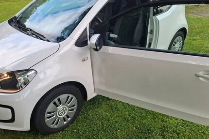 VW up! 103.400 km 4.900 &euro; Bergisch Gladbach 51427