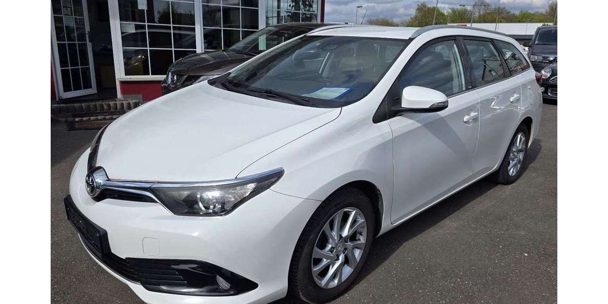 Toyota Auris 177.737 km 9.480 &euro; Solingen 42659