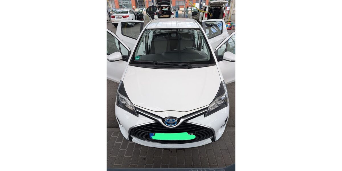 Toyota Yaris 122.500 km 11.499 &euro; Düsseldorf 40227
