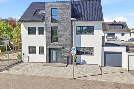 Haus Langenfeld - 6 Zimmer, 293 m&sup2;, 1.300.000&euro; | Angebot:26344026