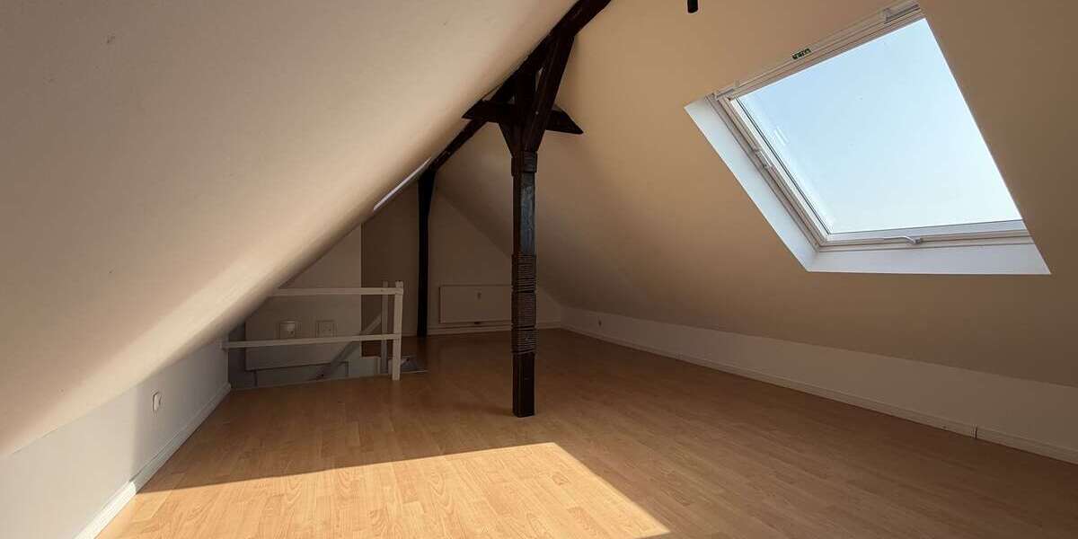 Etagenwohnung Köln Neuehrenfeld - 4 Zimmer, 90 m&sup2;, 1.450&euro; | Angebot:26288061