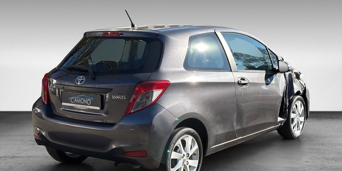 Toyota Yaris 1.0 Basic Radio 91.836 km 2.900 &euro; Wuppertal 42327