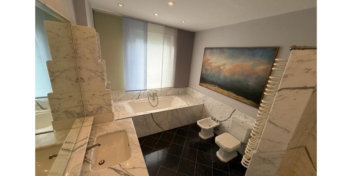 Hochparterre Düsseldorf Stadtbezirk 9 - 4 Zimmer, 160 m&sup2;, 535.000&euro; | Angebot:26740936