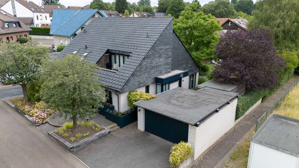 Einfamilienhaus Solingen / Höhscheid Höhscheid - 8 Zimmer, 263 m&sup2;, 1.174.000&euro; | Angebot:27235824