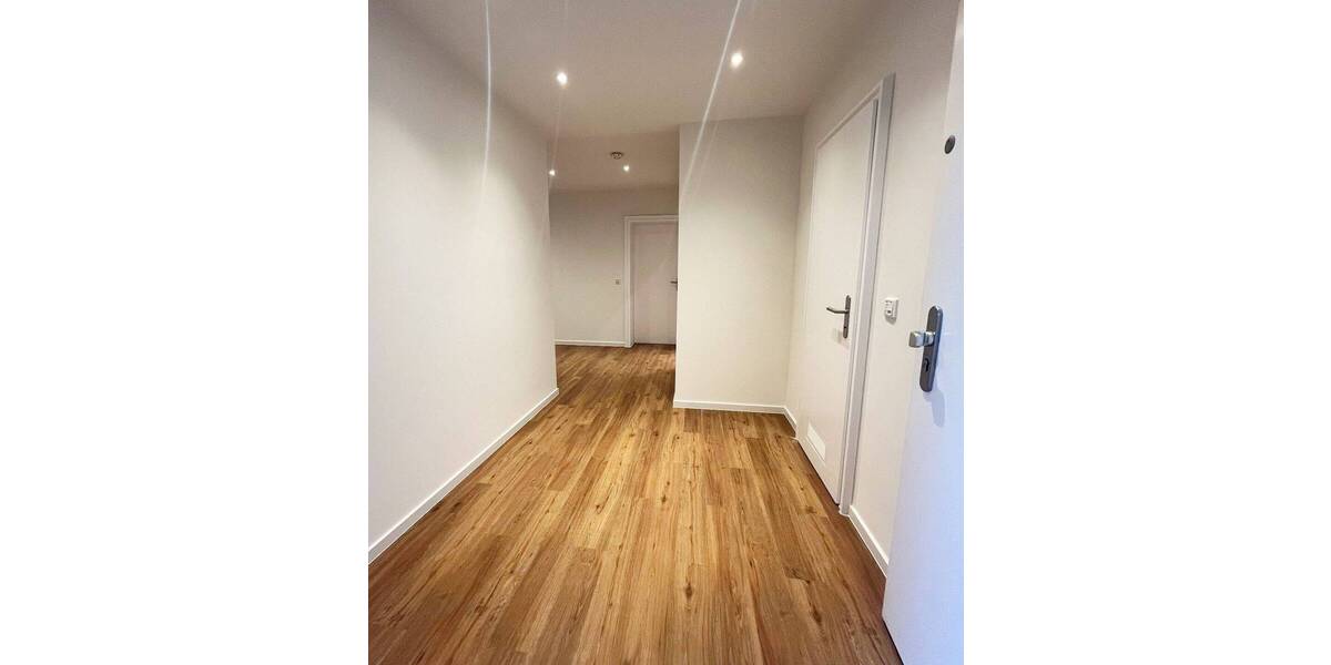 Etagenwohnung Köln Bayenthal - 4 Zimmer, 140 m&sup2;, 2.100&euro; | Angebot:26833510